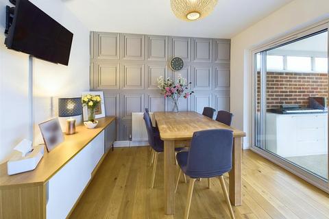 14 Beaumont Road, Longlevens, Gloucester, GL2 0EJ