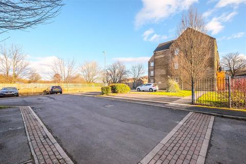 2 bedroom flat for sale, Drysdale Fold, Huddersfield