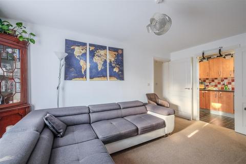 2 bedroom flat for sale, Drysdale Fold, Huddersfield