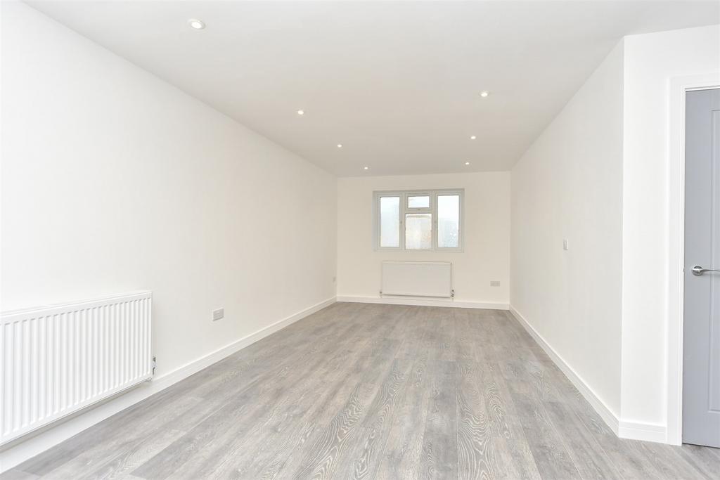 Kitchen/ Living Area