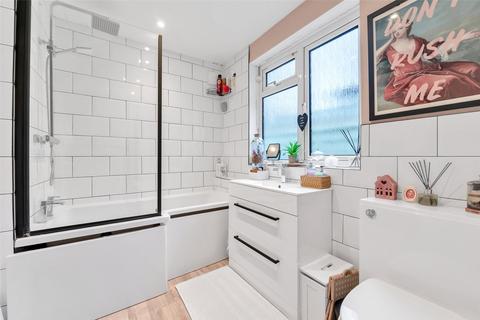 5 Hill House Road, Dartford, DA2 6HG