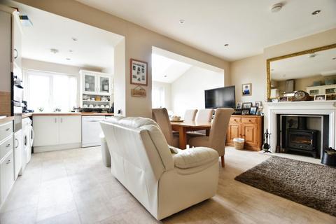 3 bedroom end of terrace house for sale, Lewis Road, Bristol