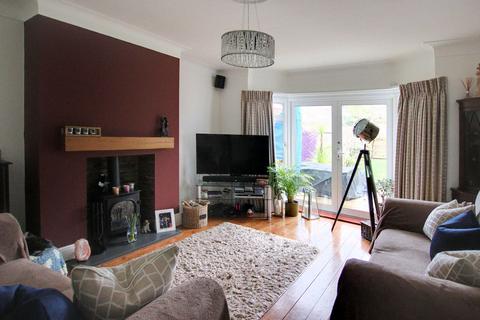 4 bedroom semi-detached house for sale, Hartland Way, Shirley