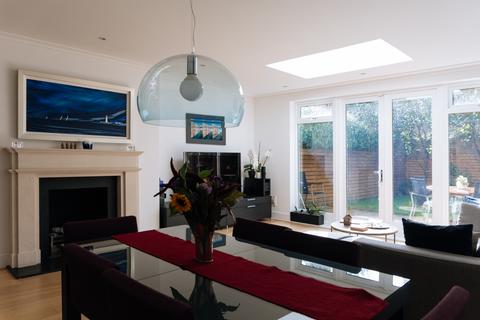 5 bedroom terraced house for sale, Denning Mews, London, SW12