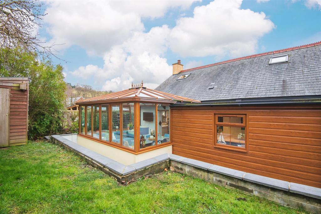 18 Irfon Bridge Road, Builth Wells-14.jpg