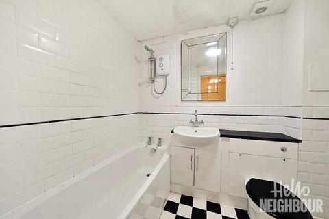 1 bedroom apartment to rent, Armoury Road, London, SE8