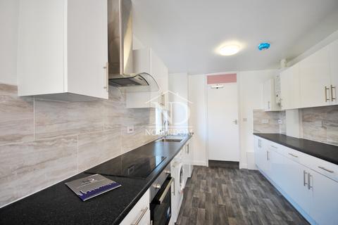 2 bedroom flat for sale, Hounslow, TW3