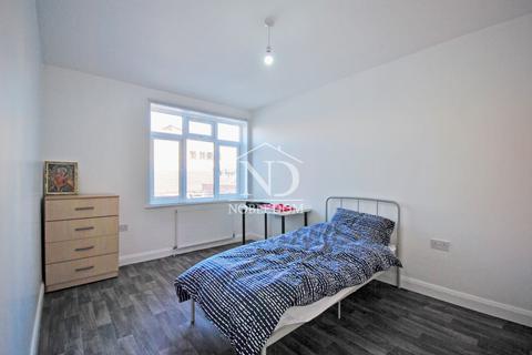 2 bedroom flat for sale, Hounslow, TW3