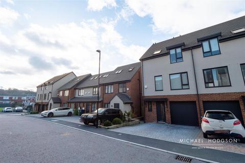 4 bedroom semi-detached house for sale, St Lawrence Place, Hall Farm, Sunderland