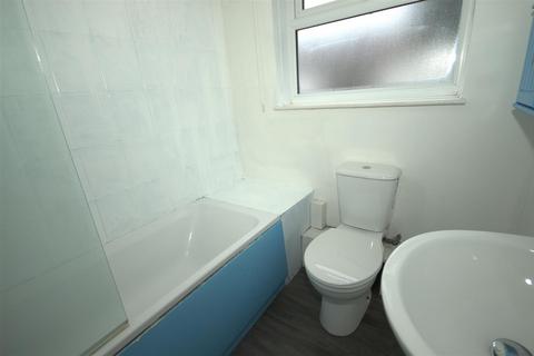 1 bedroom property to rent, Dunbar Street, Wakefield