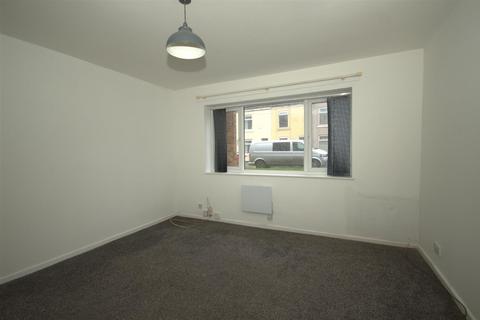 1 bedroom property to rent, Dunbar Street, Wakefield