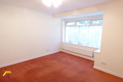 3 bedroom semi-detached house to rent, Armthorpe Road, Doncaster DN2