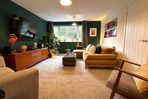 32 Chalgrove Avenue, Birmingham, B38 8YP