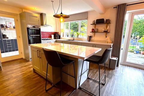 32 Chalgrove Avenue, Birmingham, B38 8YP