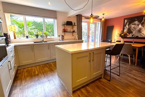32 Chalgrove Avenue, Birmingham, B38 8YP