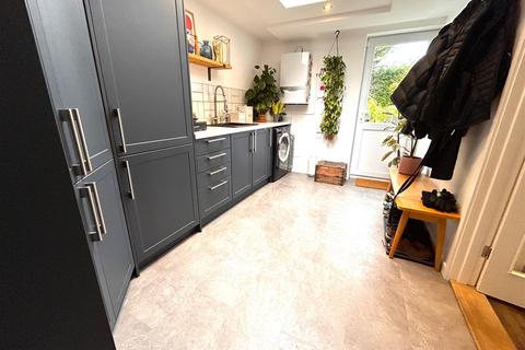 32 Chalgrove Avenue, Birmingham, B38 8YP