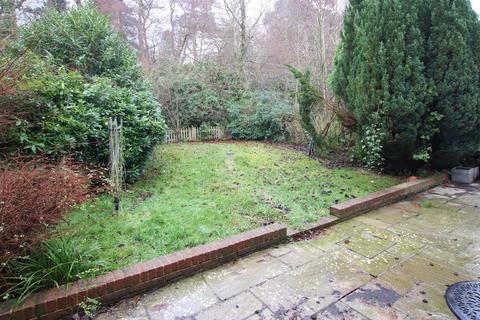 25 Pinewood Close, Croydon, CR0 5EX