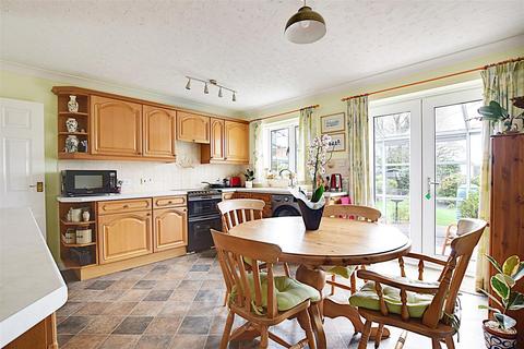 3 bedroom detached house for sale, High Street, Ninfield, Battle