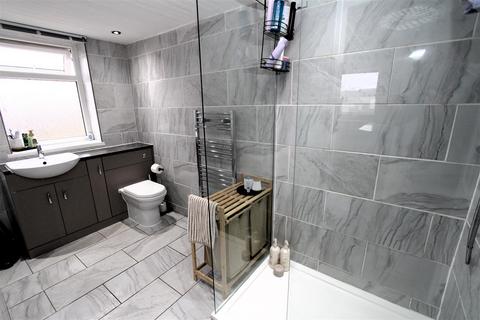 1 Ashlar Grove, Queensbury, Bradford, BD13 2SP