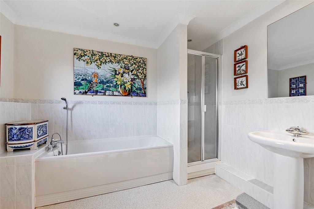 En Suite Bathroom
