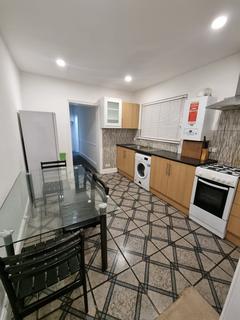 1 bedroom flat to rent, High Road, London N22