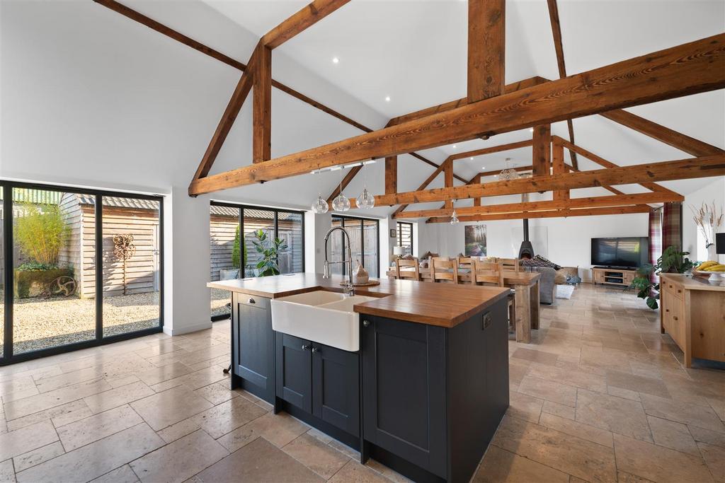 Living/dining kitchen