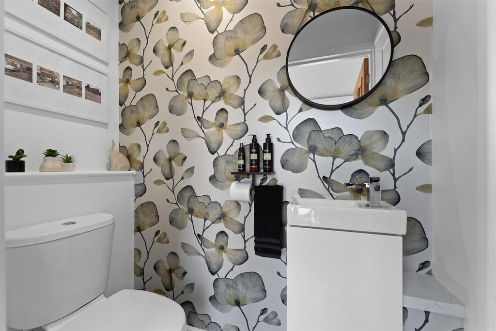 Ground floor cloak room