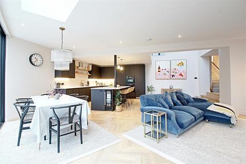 32 Ashlyns Road, Berkhamsted, HP4 3BL