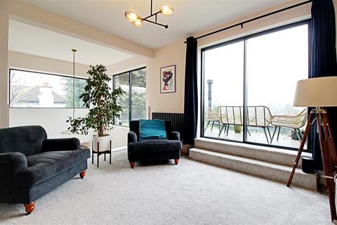 32 Ashlyns Road, Berkhamsted, HP4 3BL