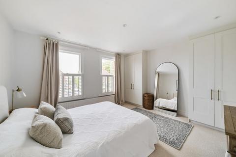 23 Bray Road, Guildford, GU2 7LQ