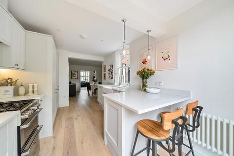23 Bray Road, Guildford, GU2 7LQ