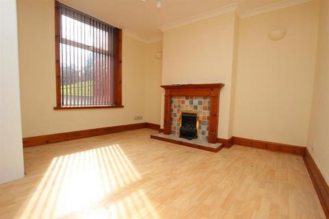 2 bedroom terraced house to rent, Radfield Avenue, Darwen