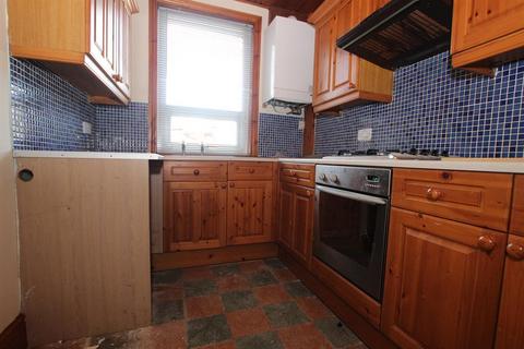 2 bedroom terraced house to rent, Radfield Avenue, Darwen