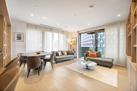 3 bedroom flat for sale, Viaduct Gardens, London SW11