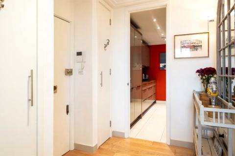 3 bedroom apartment to rent, Chelsea Manor Street, London, SW3