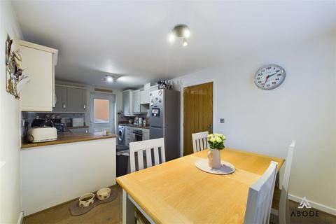 3 bedroom detached house for sale, Upton Drive, Burton-On-Trent DE14