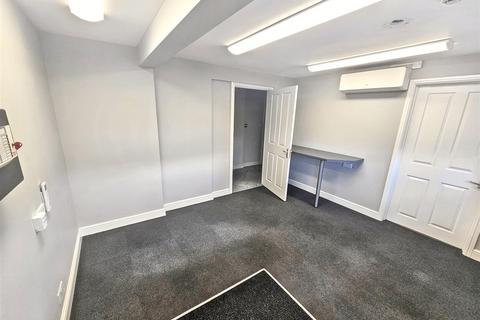 Property to rent, Edison Court, Pinchbeck