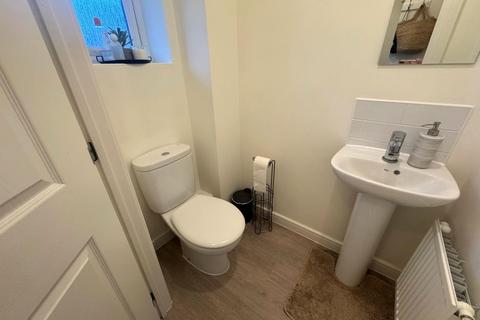 2 bedroom house to rent, Sandringham Avenue, Stratford-Upon-Avon CV37