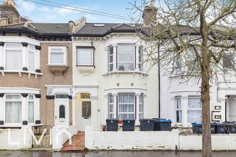 8 Stuart Road, Thornton Heath, CR7 8RA