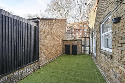 25 Samuel Close, London, E8 4SG