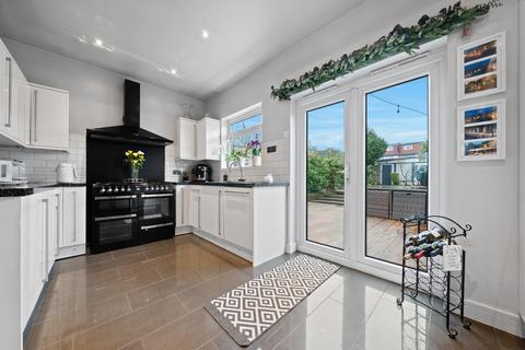 132 Bridgewood Road, Worcester Park, KT4 8XS