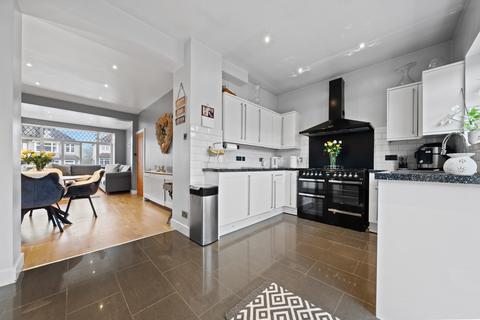 132 Bridgewood Road, Worcester Park, KT4 8XS