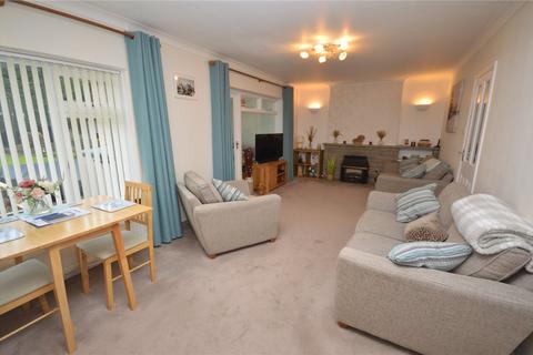 2 bedroom bungalow for sale, Truro Gardens, Luton, Bedfordshire, LU3