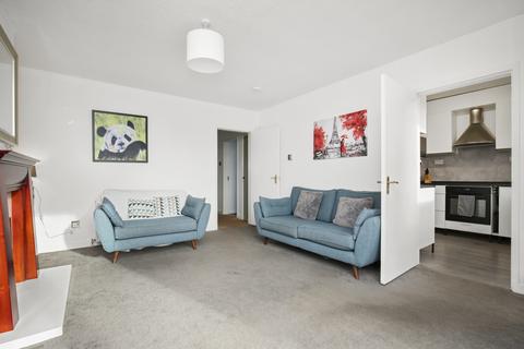 30 Clermiston Crescent, Edinburgh, EH4 7DG