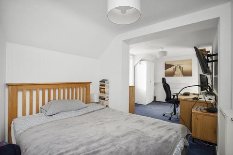 30 Clermiston Crescent, Edinburgh, EH4 7DG
