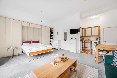 Studio for sale, Milner Square, Islington