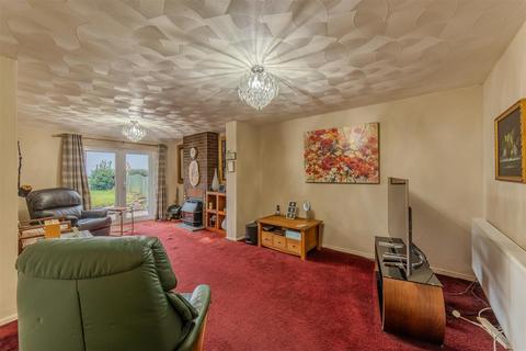 61 Brynglas, Hollybush, Cwmbran, NP44 7LH