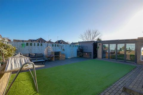 4 bedroom detached bungalow for sale, Northfield, Swanland