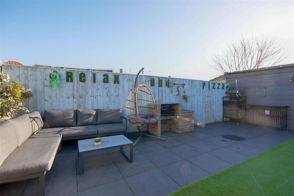 Patio &amp; BBQ