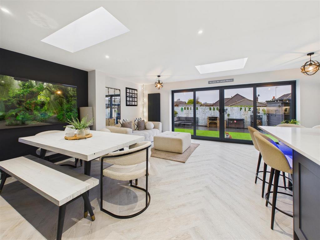 Living/Dining Area